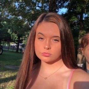 Meet your Posher, Alexis